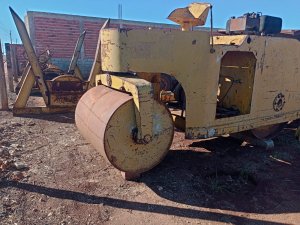 Sucata de carcaça de rolo compactador com vibrador – sem motor, sem marca